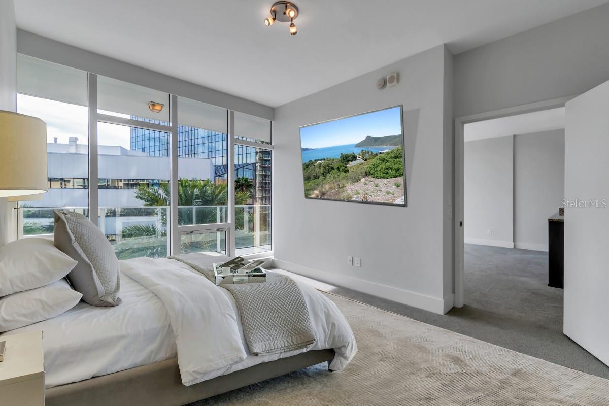 175 1ST ST S #404, ST PETERSBURG, FL, 33701