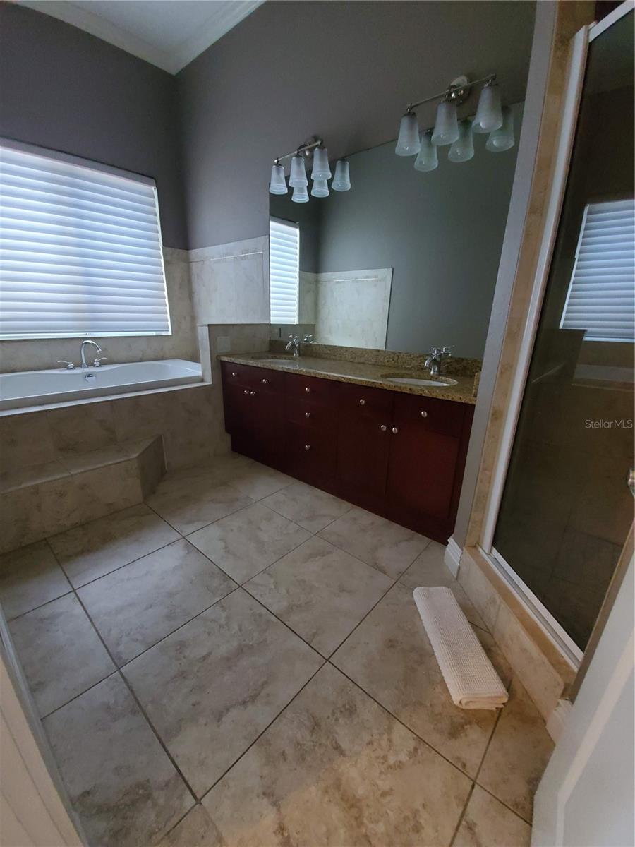 ASBURY PARK VILLAS & TOWNHOU, TAMPA, FL, 33611