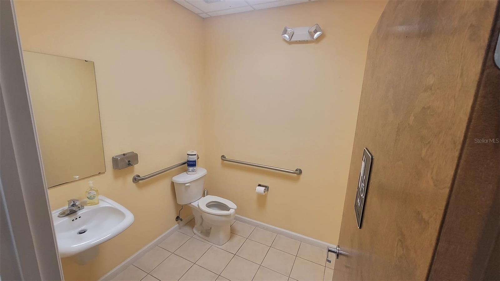 2848 W MAIN ST, LEESBURG, FL, 34748