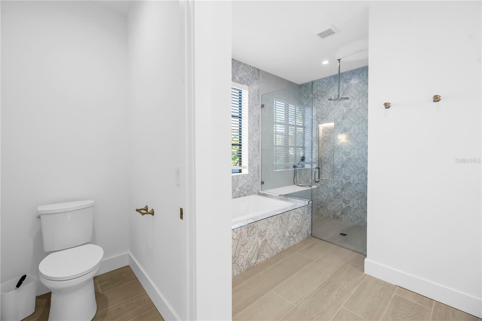 A4670283 Property Photo