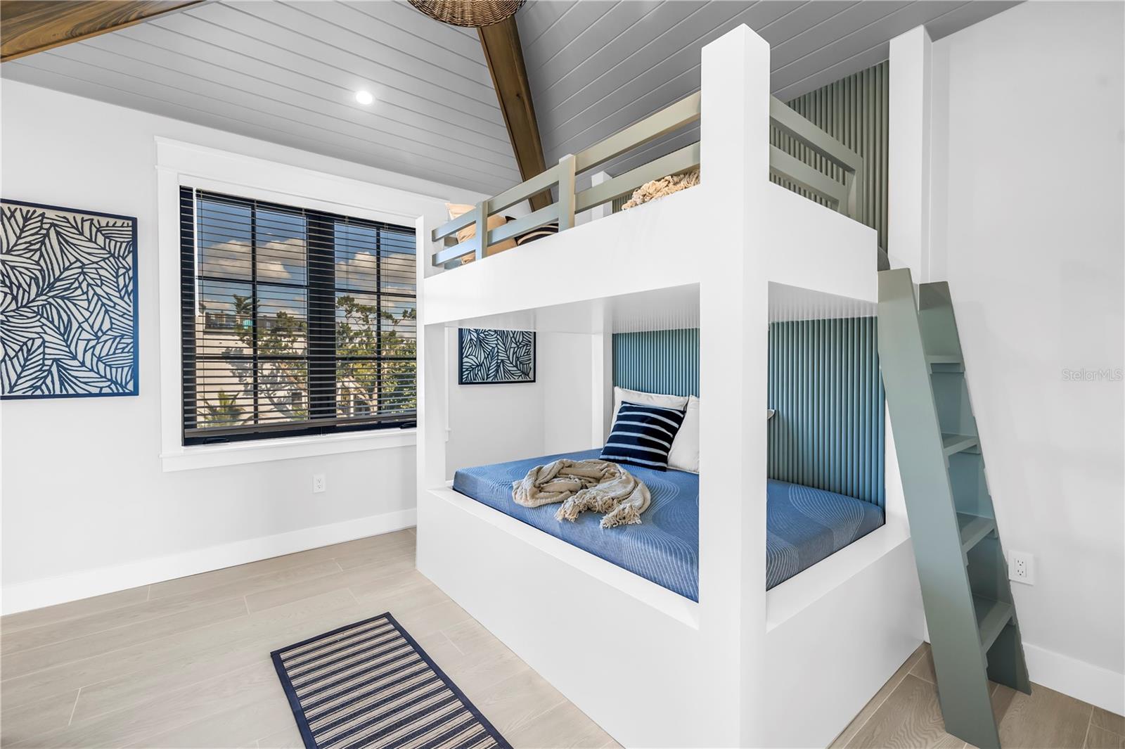 A4670283 Property Photo