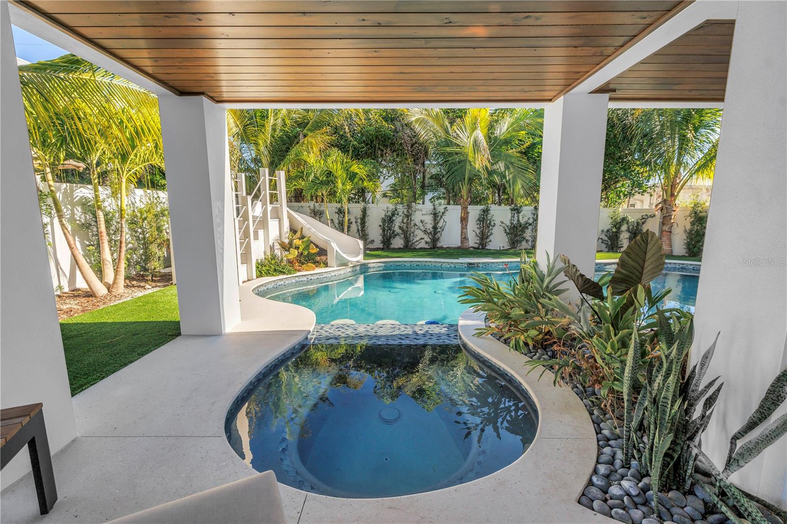 A4670283 Property Photo