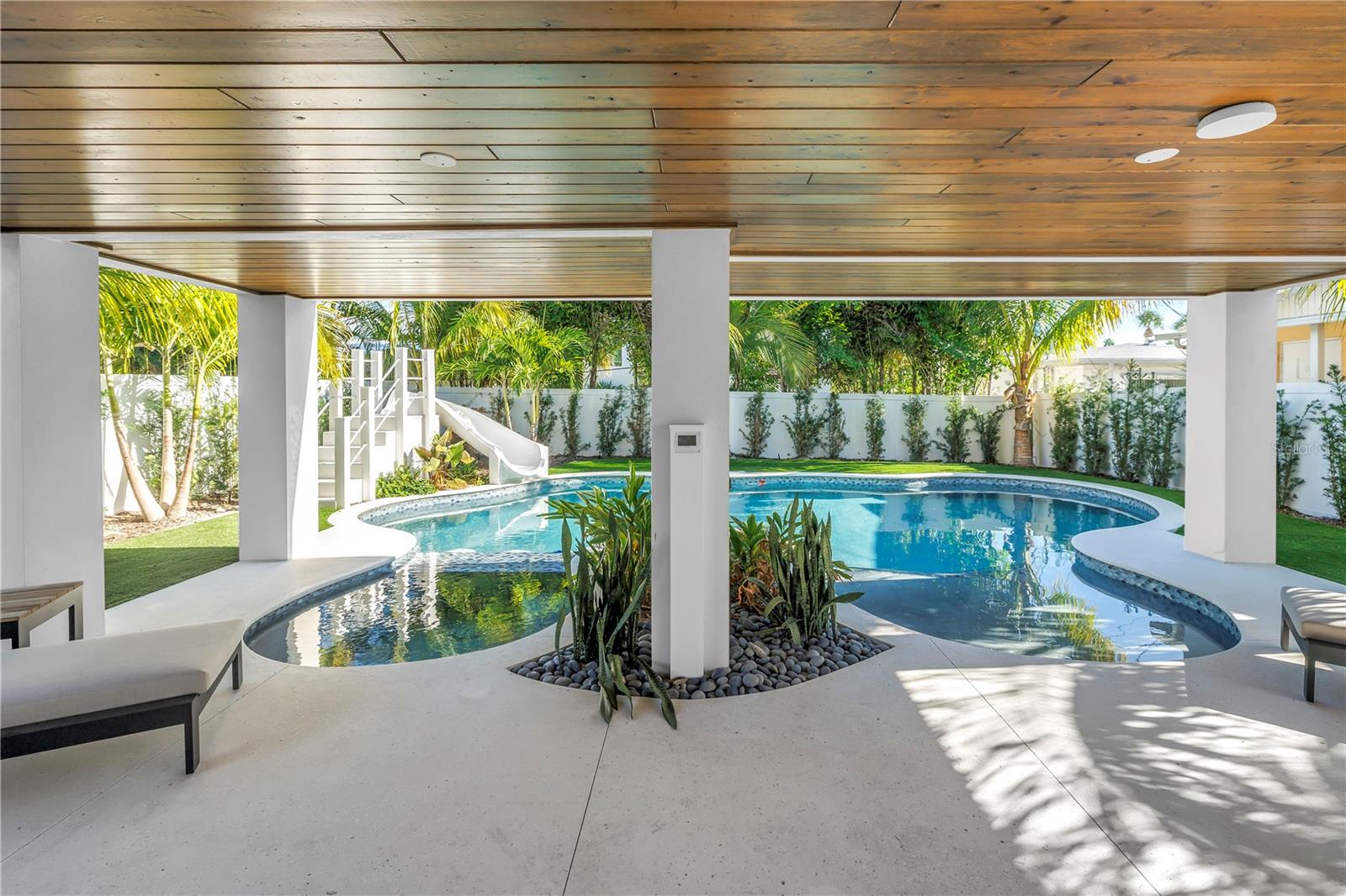 A4670283 Property Photo