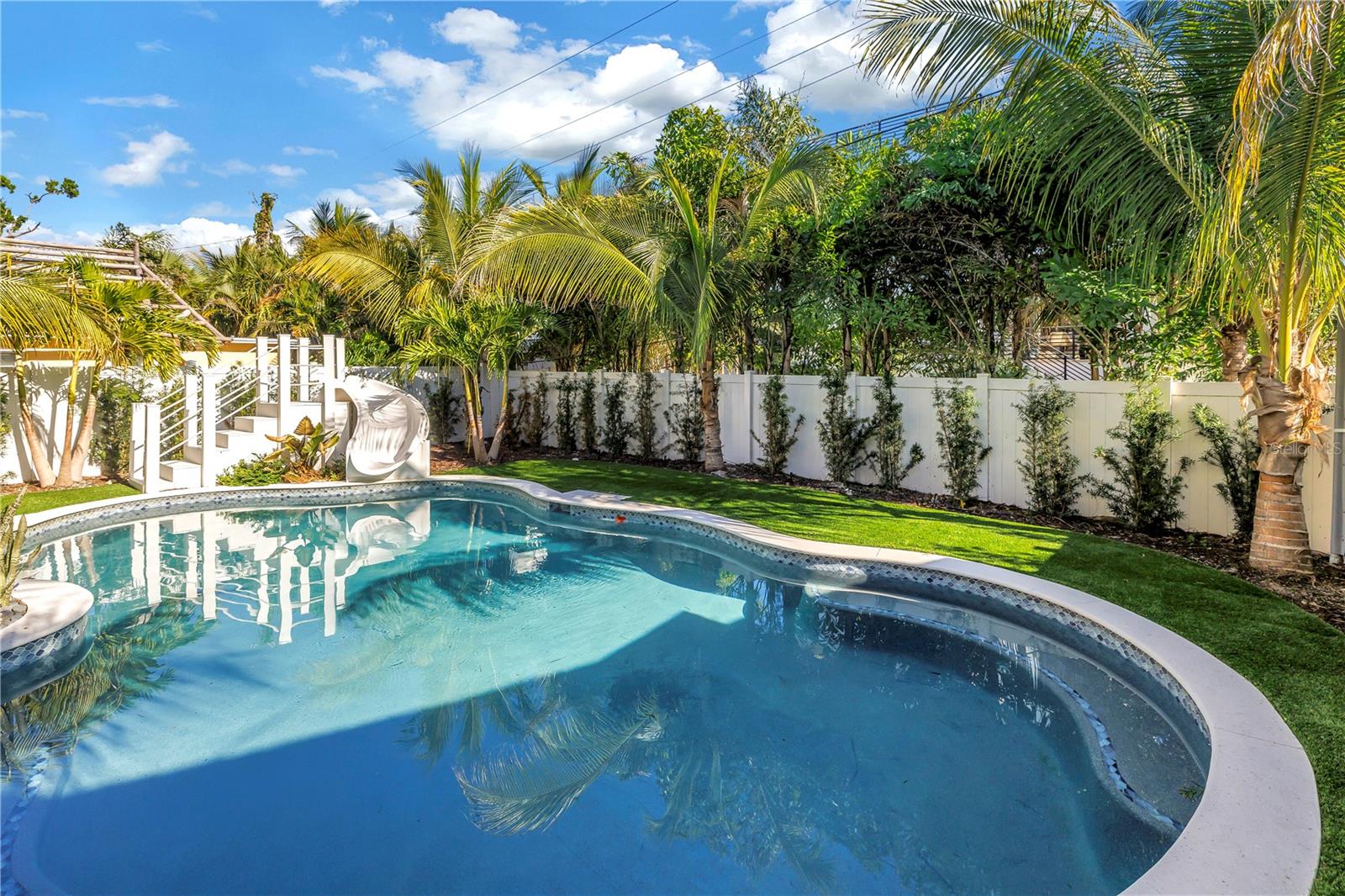 A4670283 Property Photo