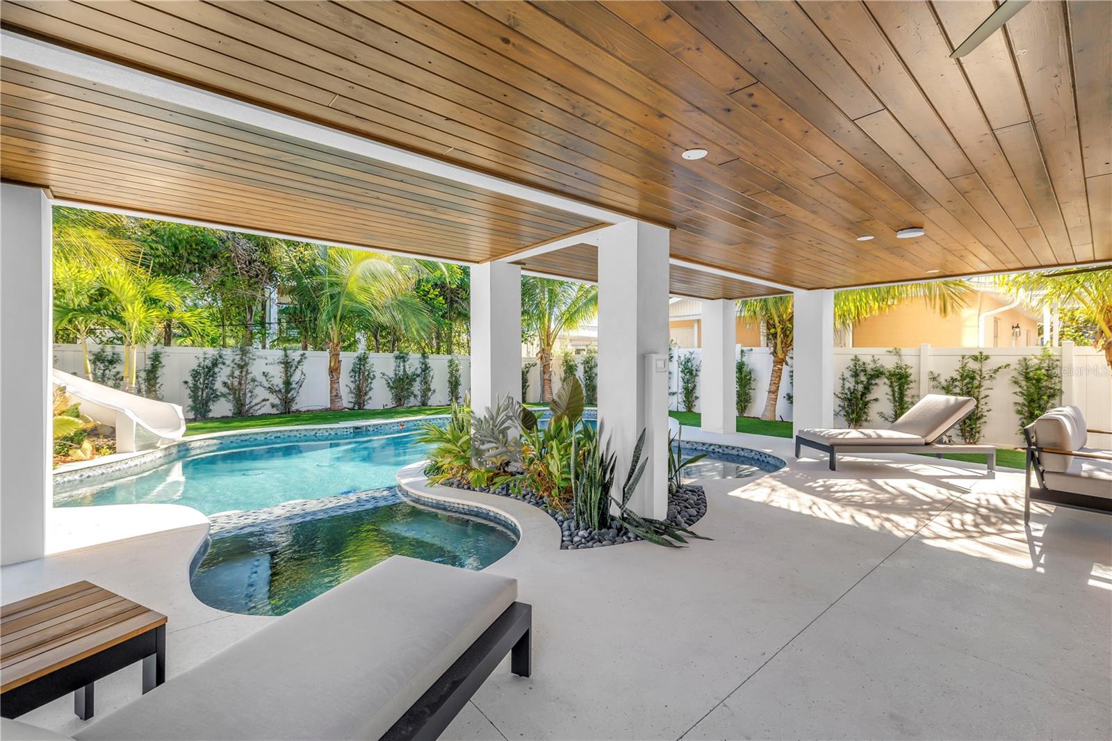 A4670283 Property Photo