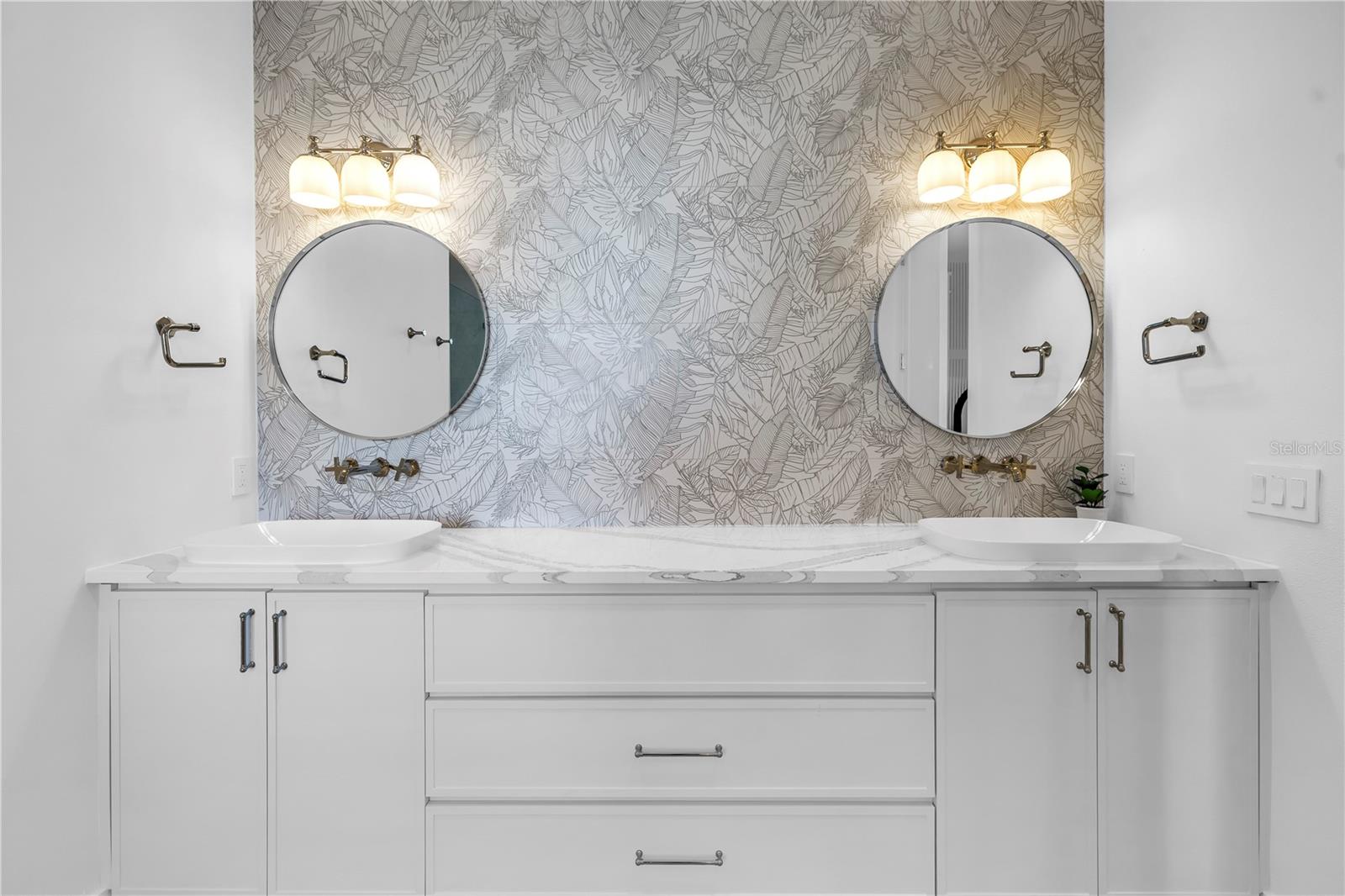 A4670283 Property Photo