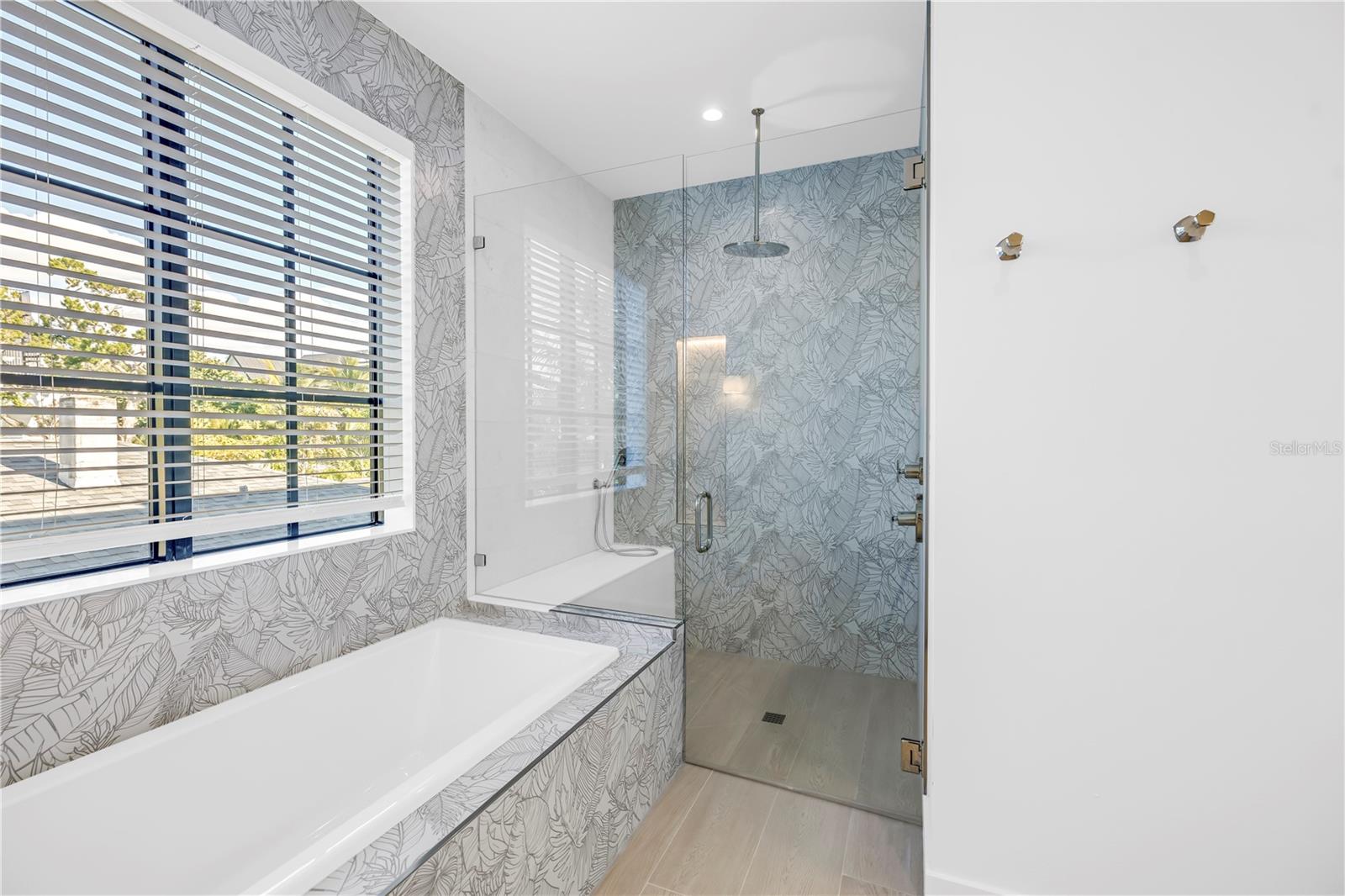 A4670283 Property Photo