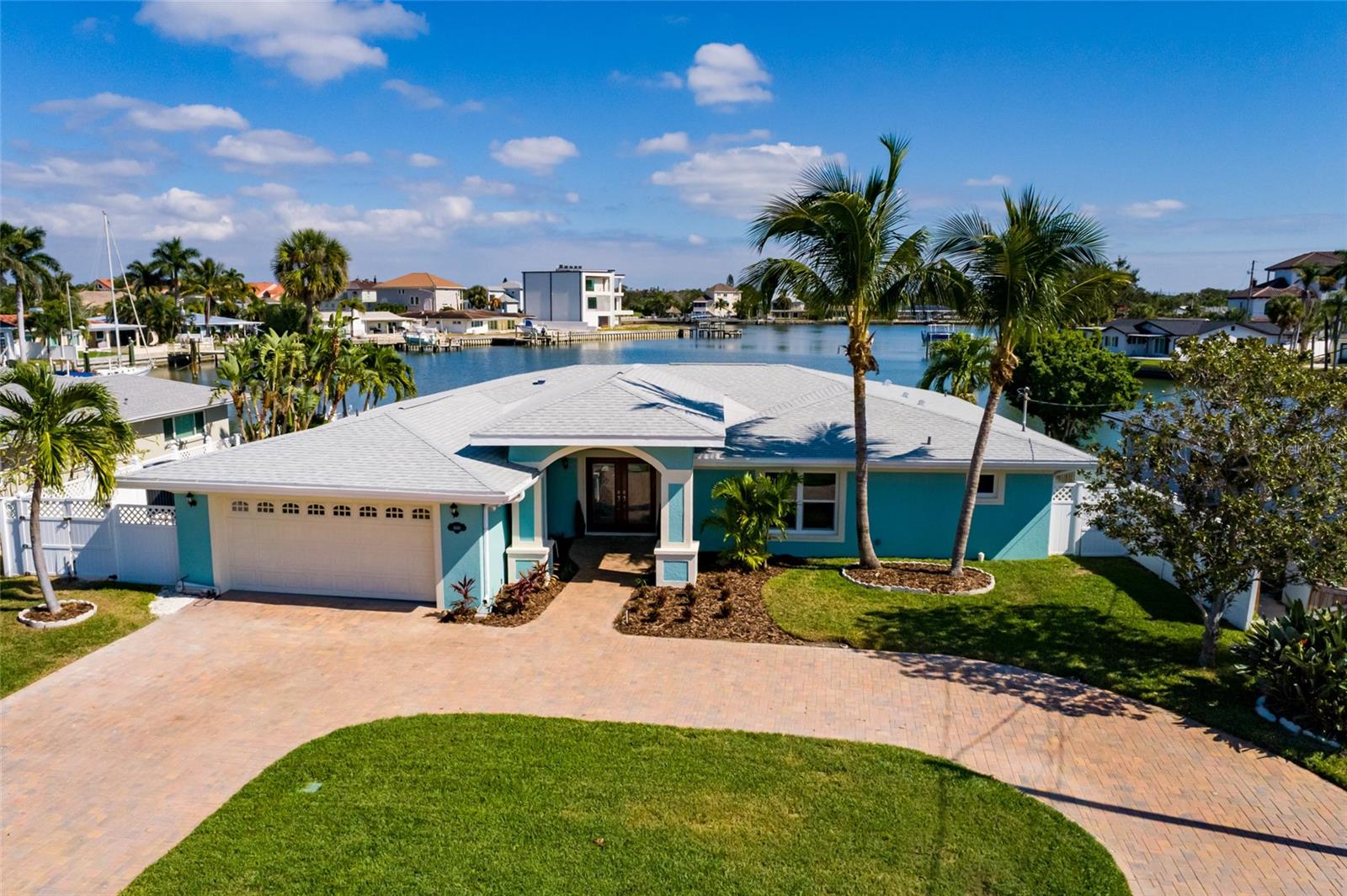 CIRCLE PAVER DRIVEWAY