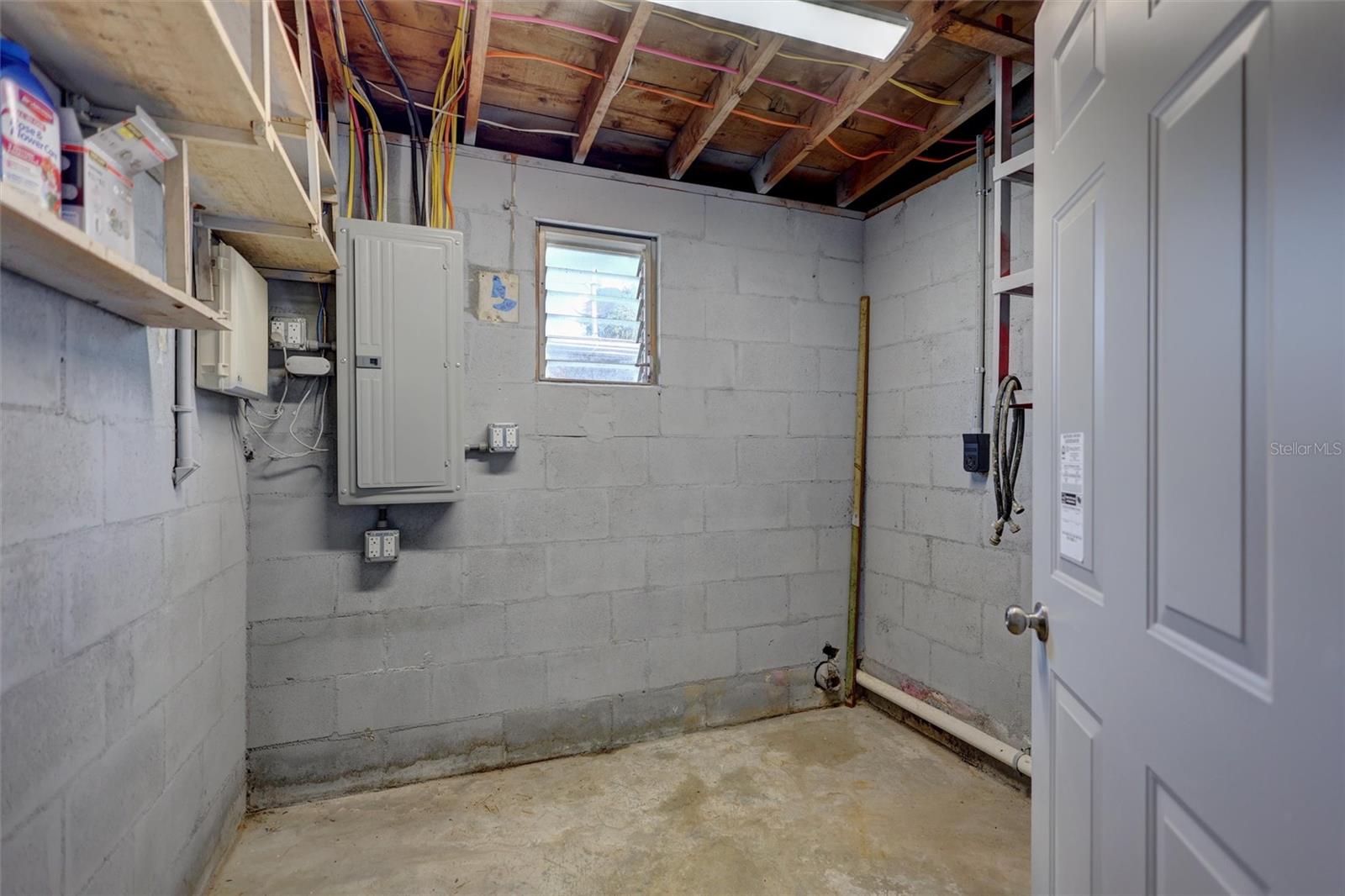 Separate laundry/utility room with washer/dryer hookups
