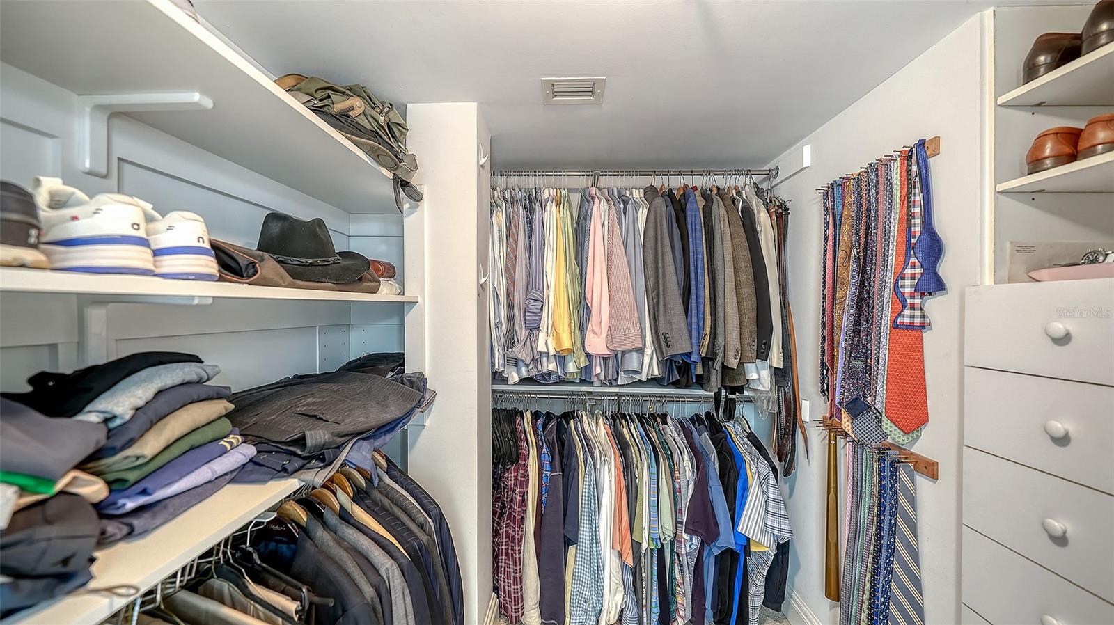 A4670319 Property Photo