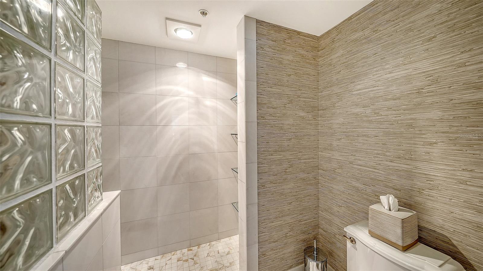 A4670319 Property Photo