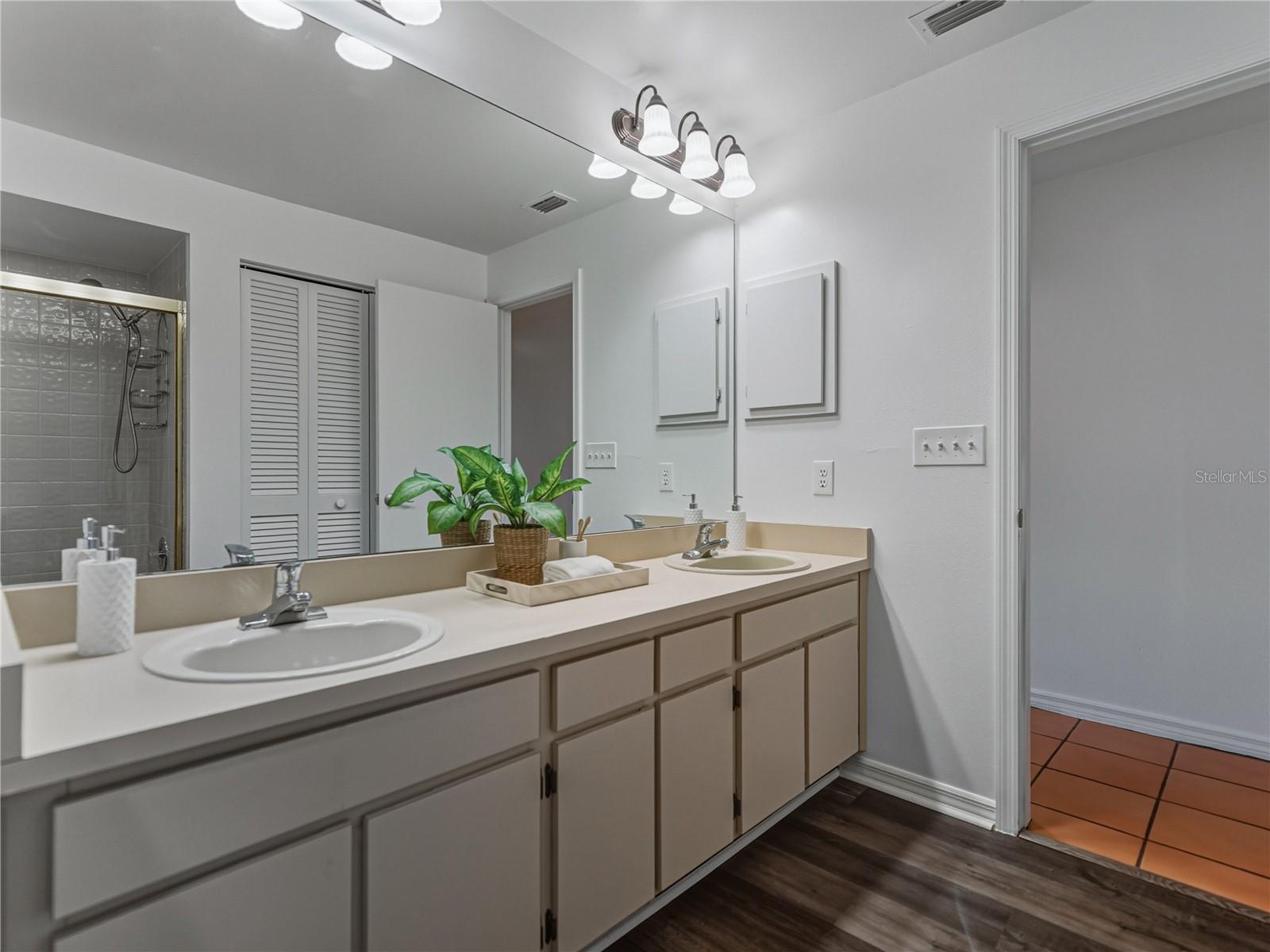 16404 ASHWOOD DR, TAMPA, FL, 33624