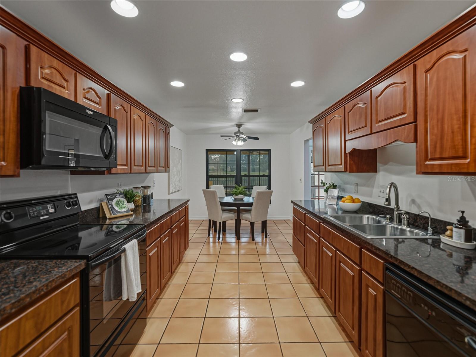 16404 ASHWOOD DR, TAMPA, FL, 33624