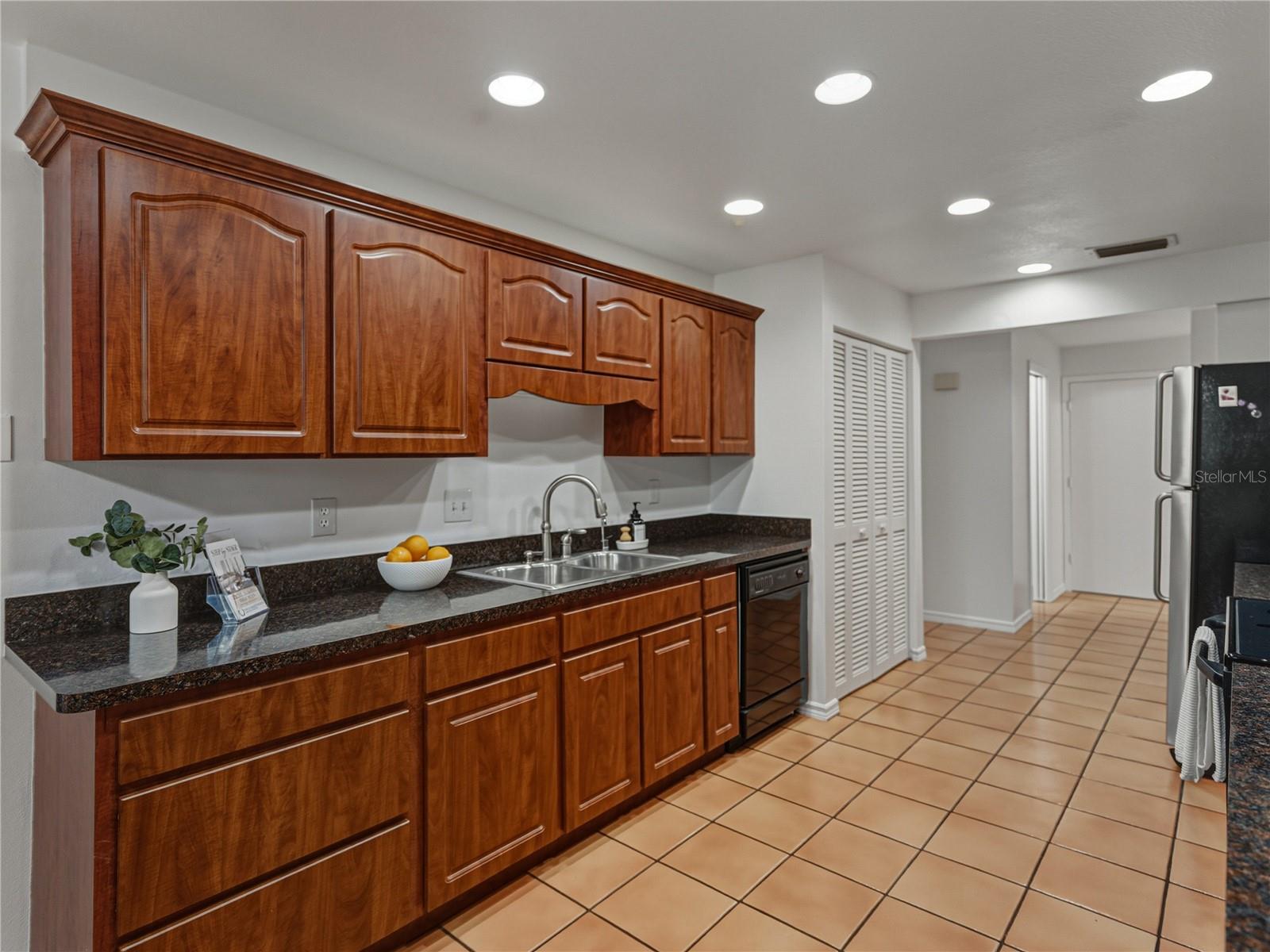 16404 ASHWOOD DR, TAMPA, FL, 33624