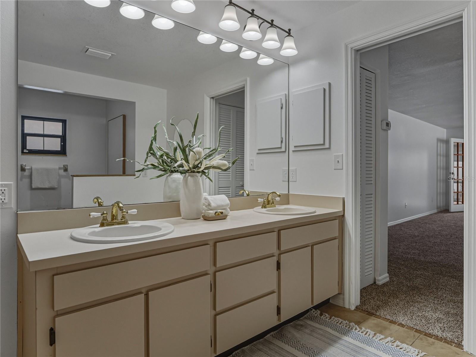 16404 ASHWOOD DR, TAMPA, FL, 33624