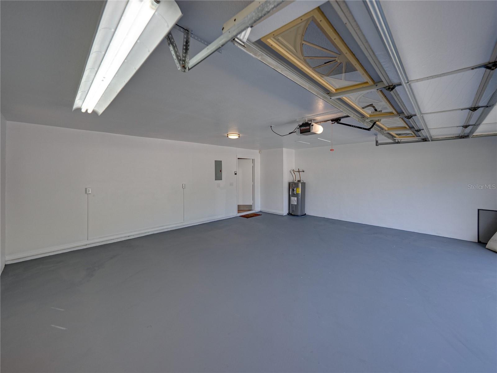 16404 ASHWOOD DR, TAMPA, FL, 33624