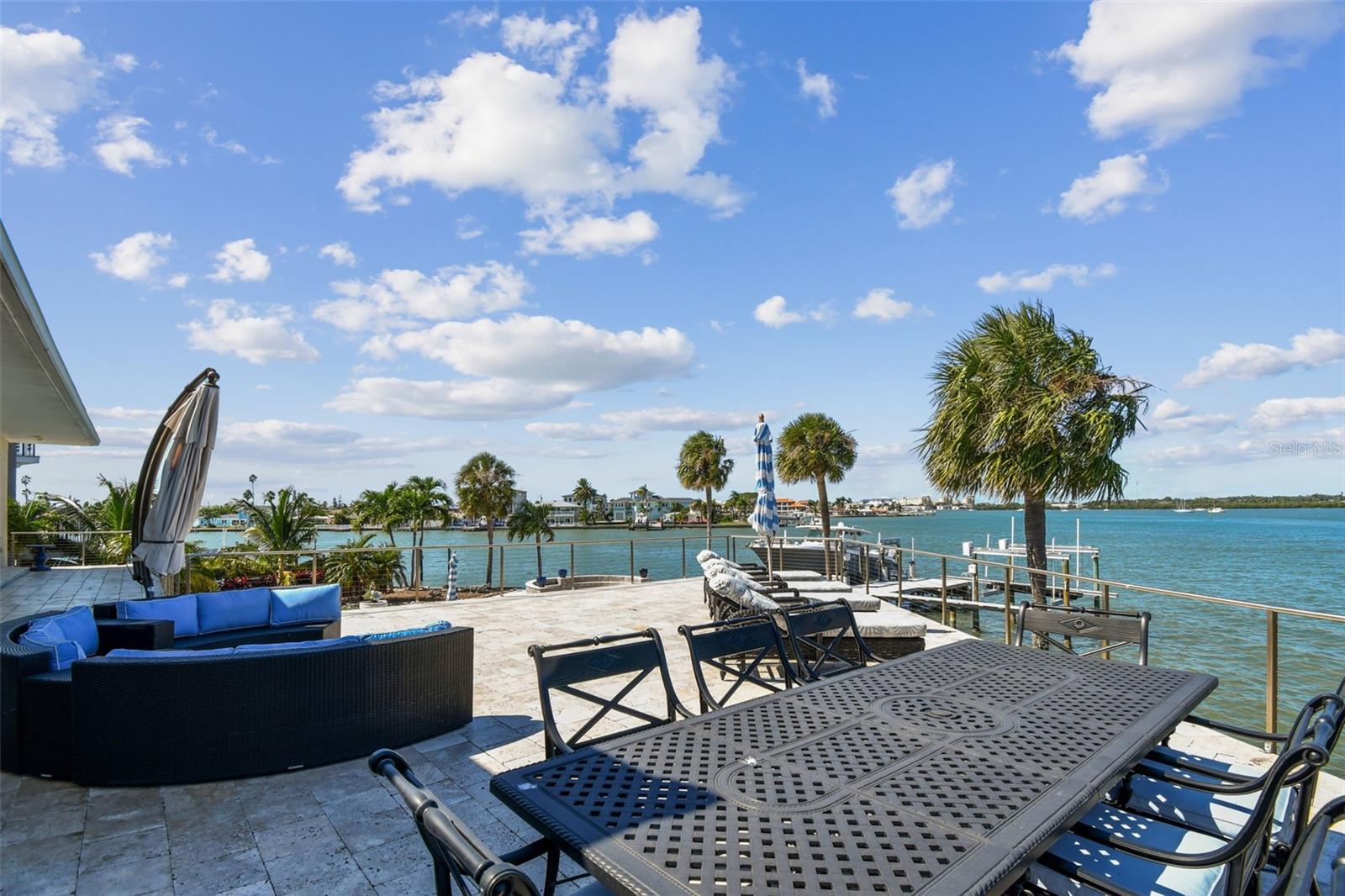 TB8443266 Property Photo