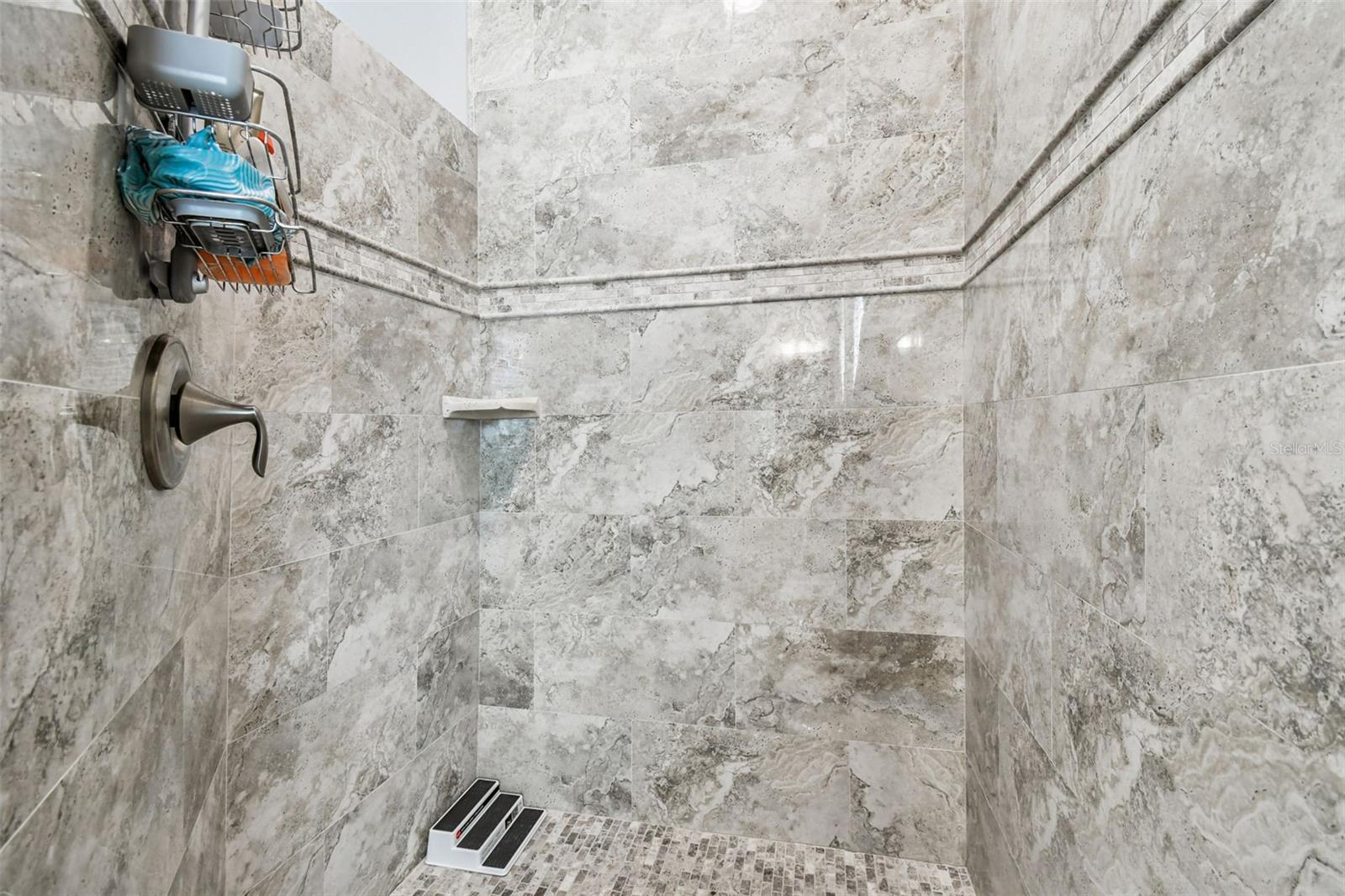 TB8443266 Property Photo