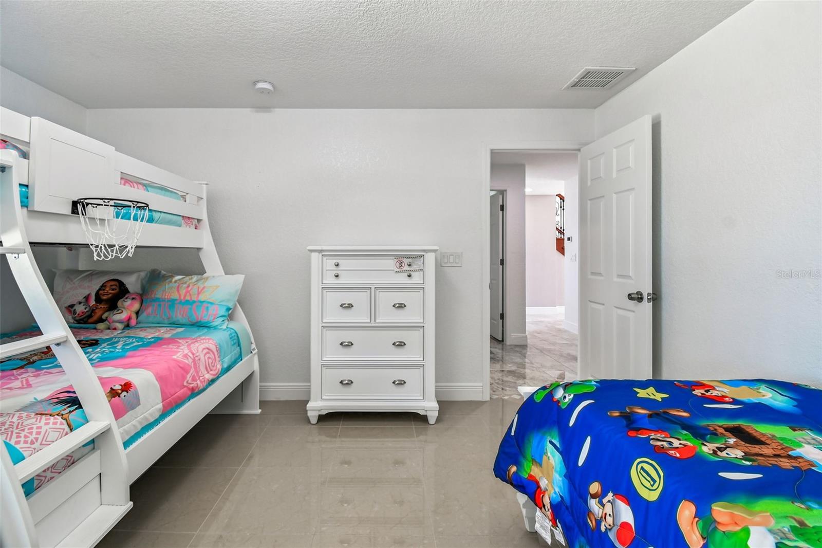 TB8443266 Property Photo