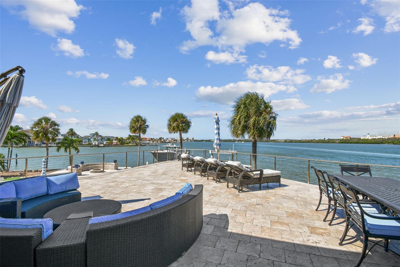 TB8443266 Property Photo