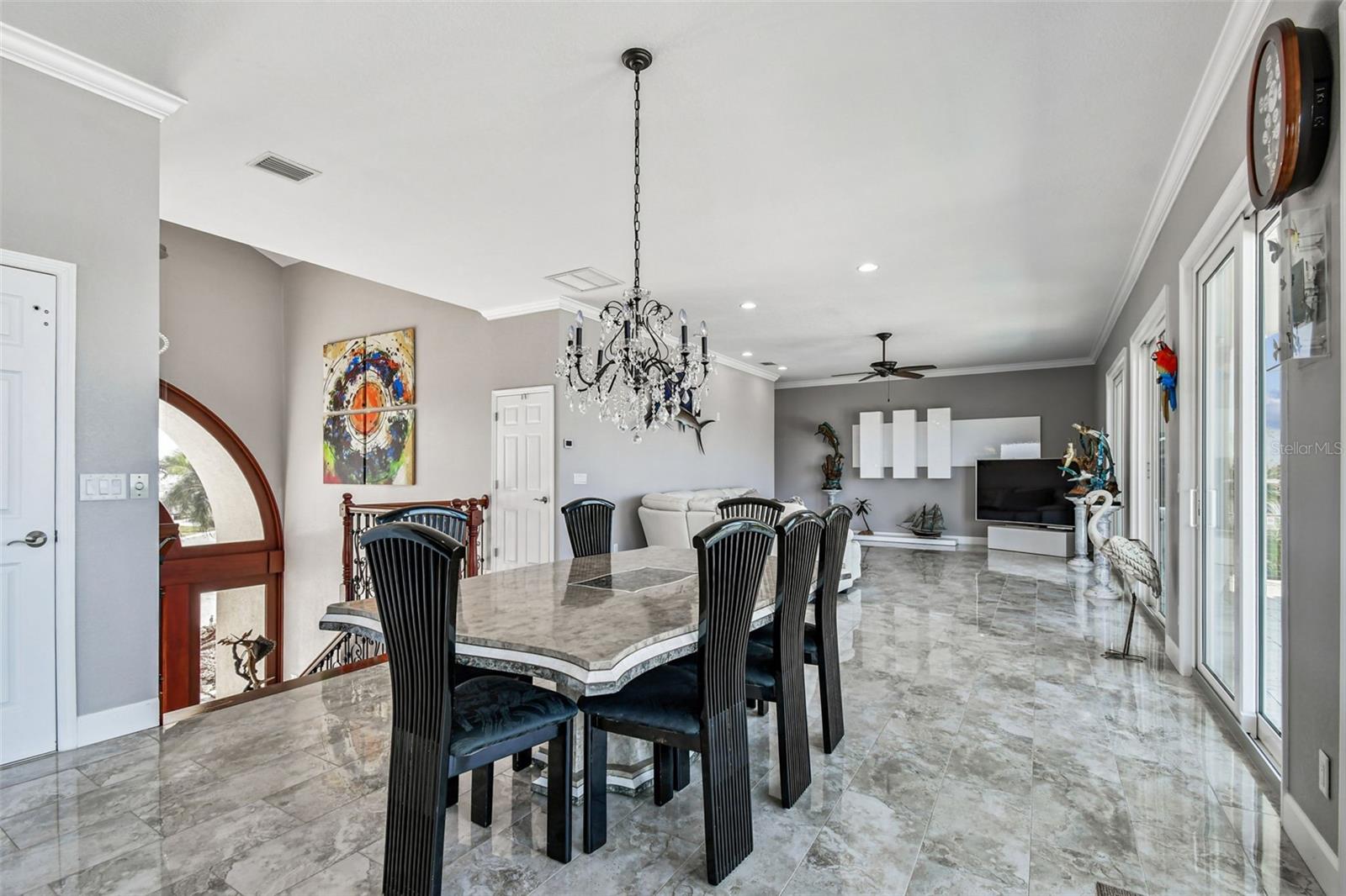 TB8443266 Property Photo