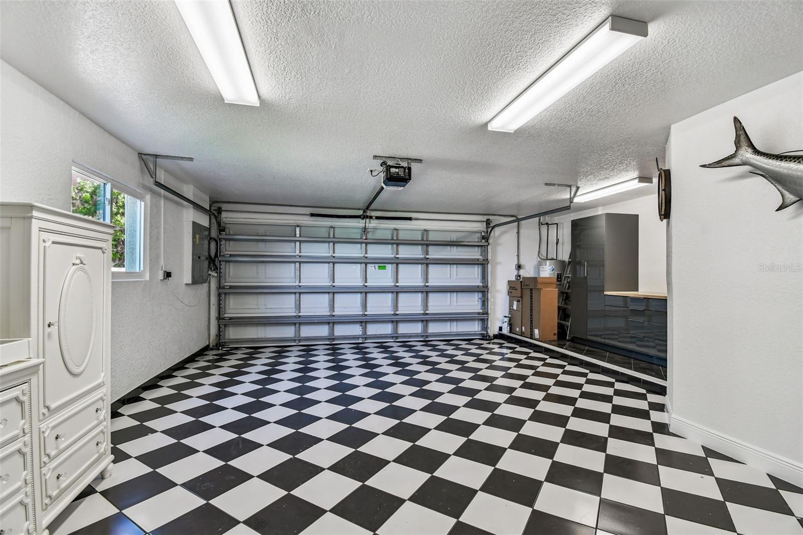 TB8443266 Property Photo