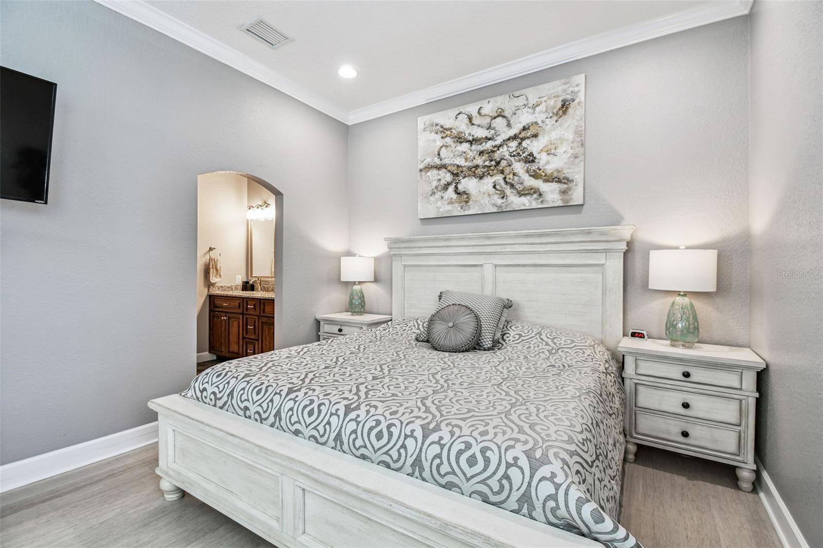 TB8443266 Property Photo