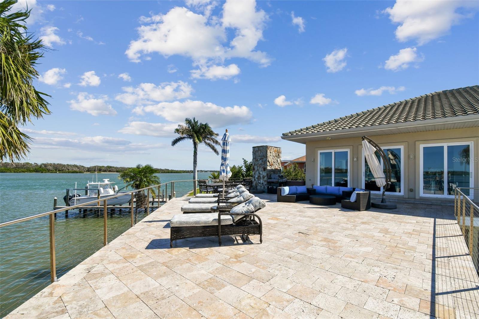 TB8443266 Property Photo