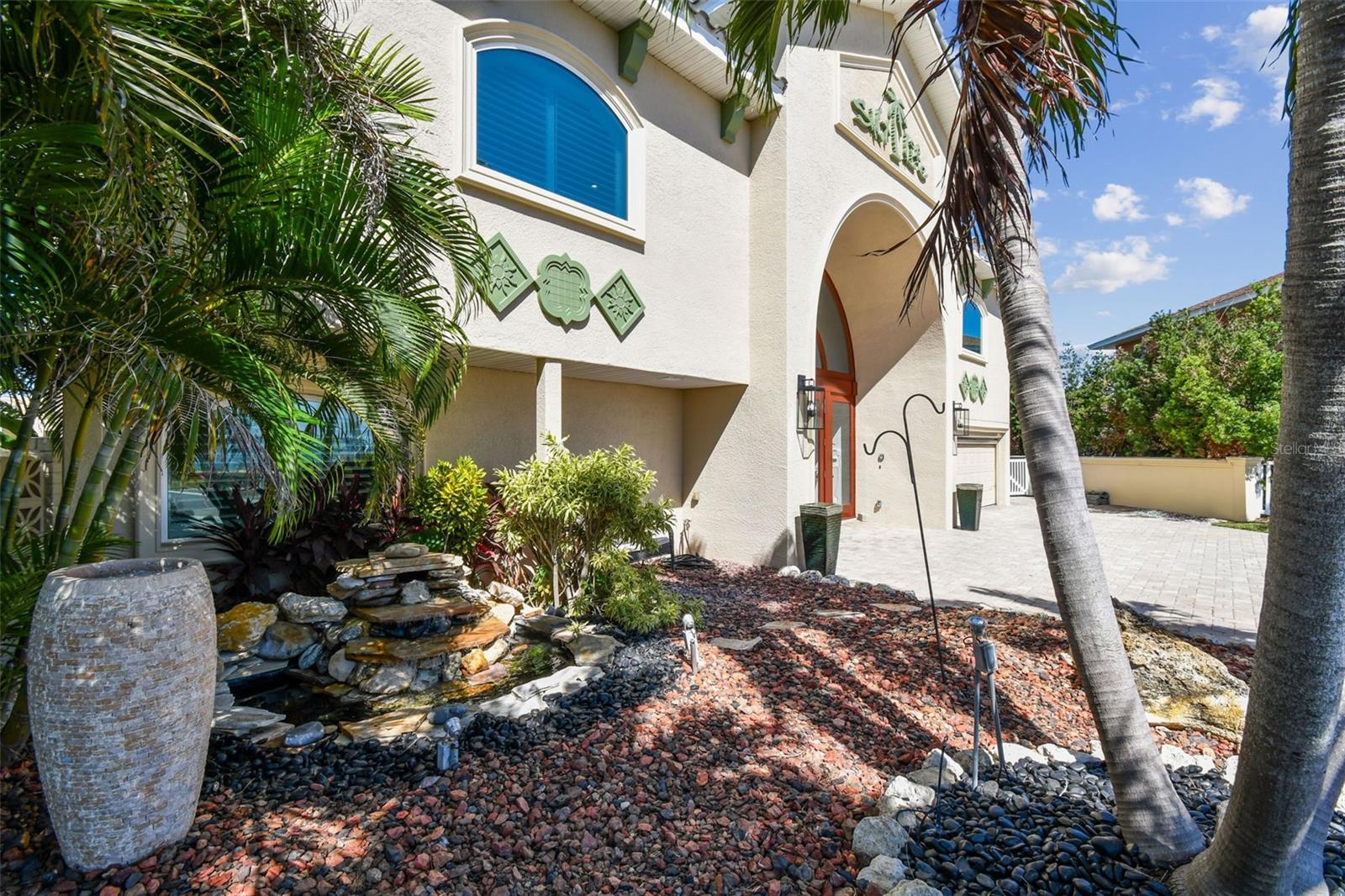 TB8443266 Property Photo