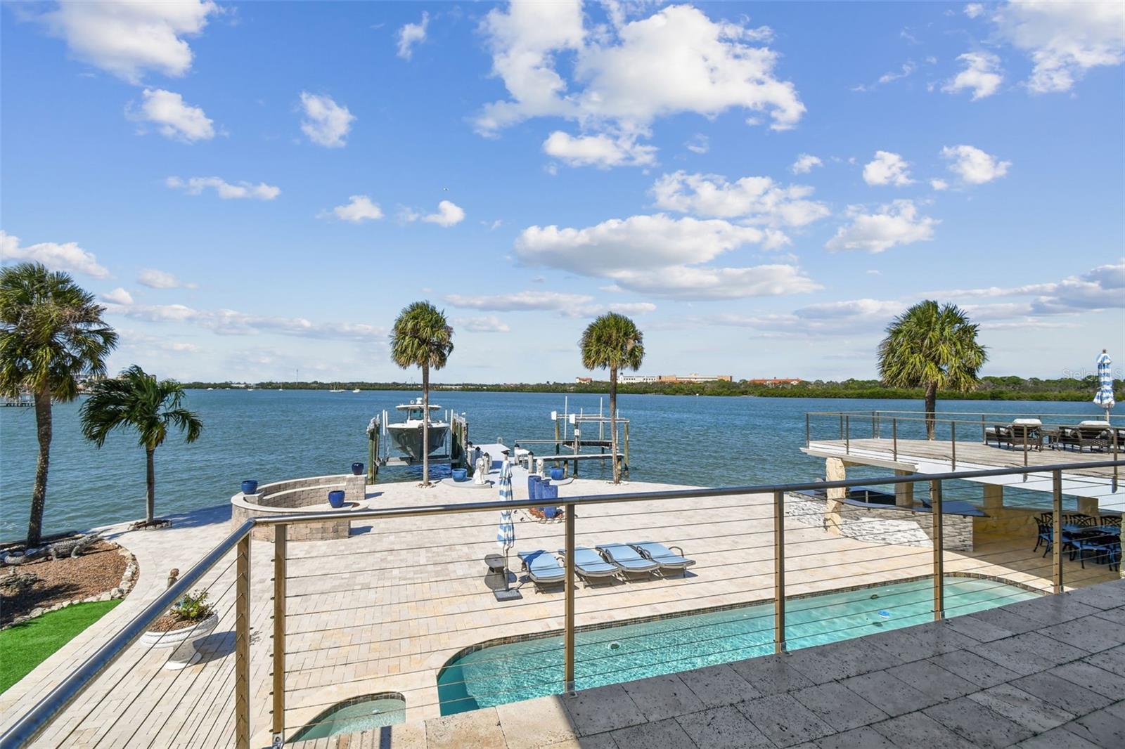 TB8443266 Property Photo