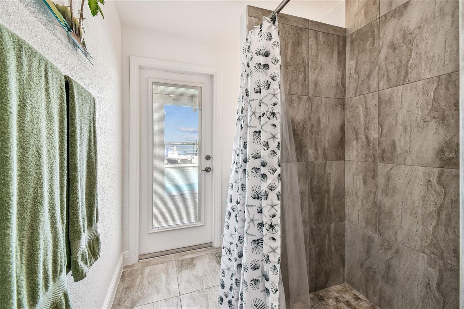 TB8443266 Property Photo