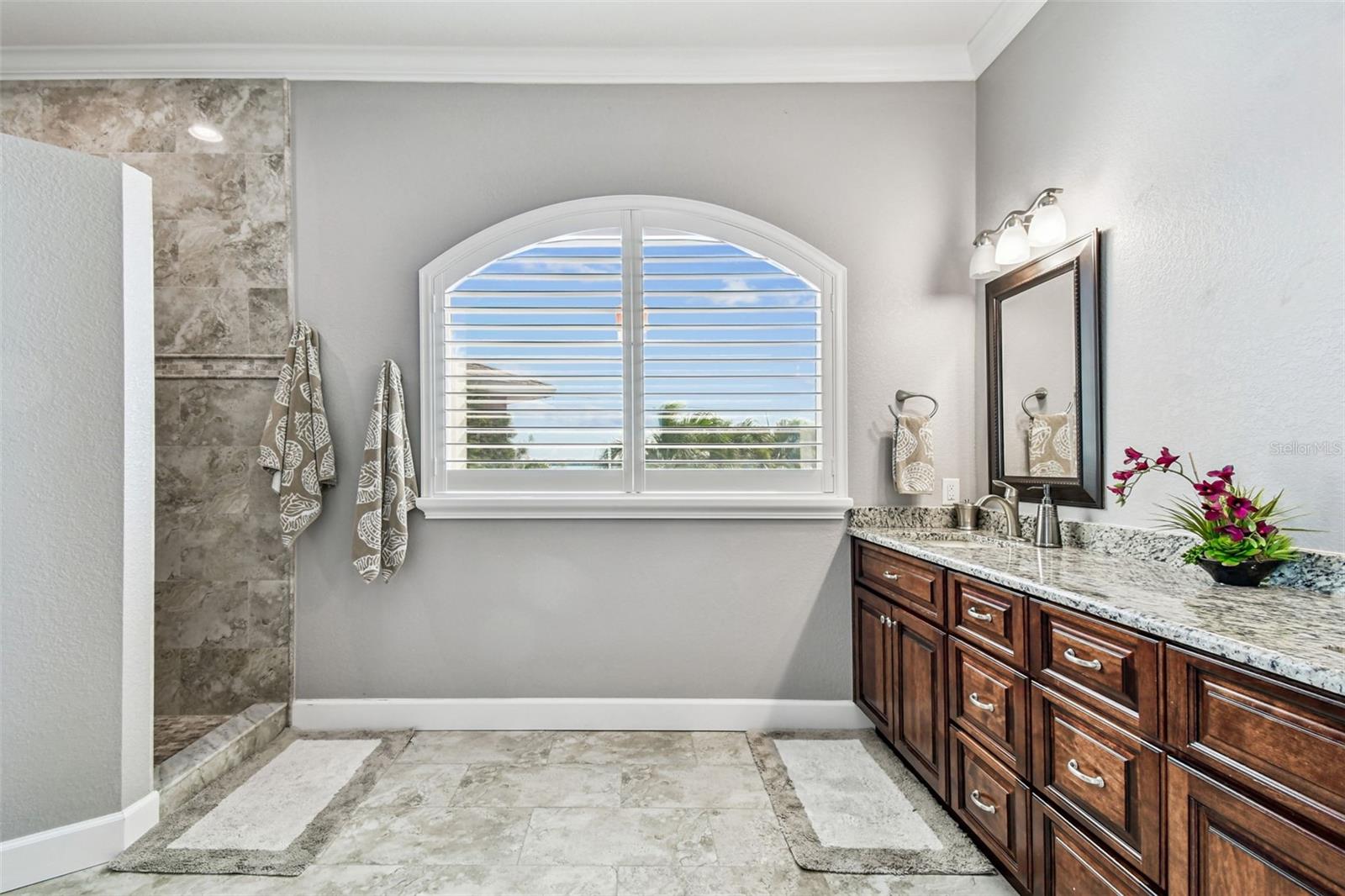 TB8443266 Property Photo