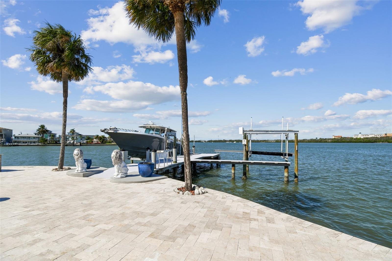 TB8443266 Property Photo