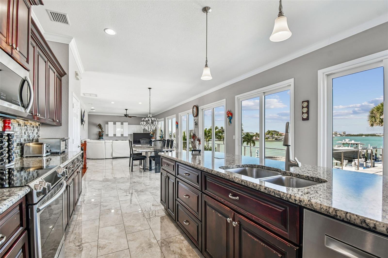 TB8443266 Property Photo