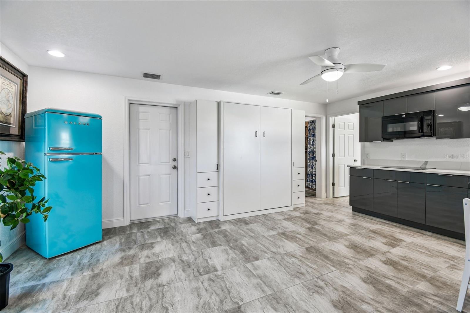 TB8443266 Property Photo