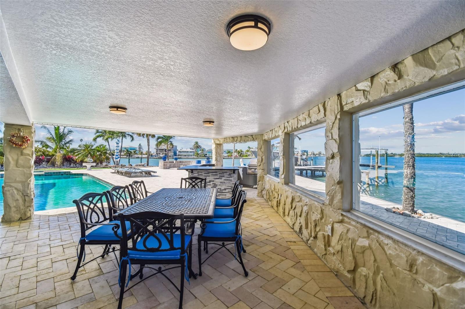 TB8443266 Property Photo