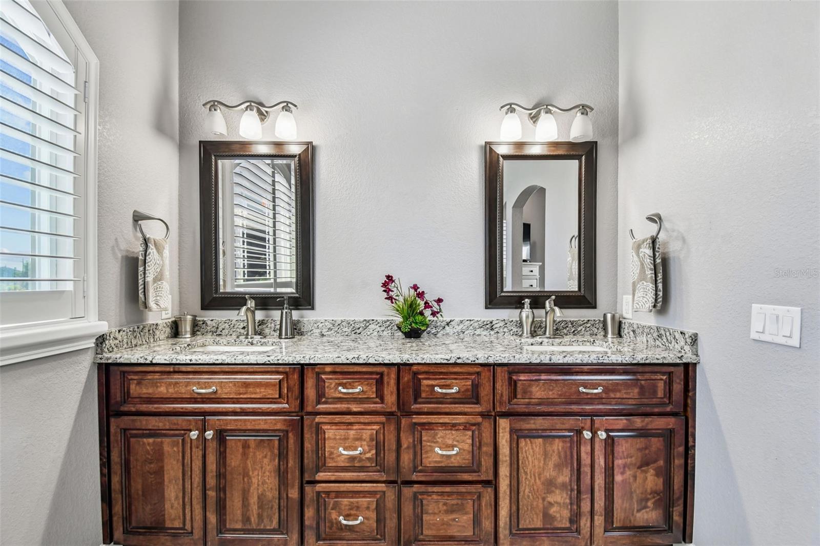 TB8443266 Property Photo