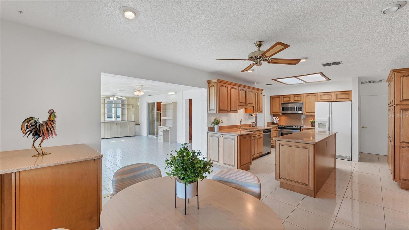 4515 MANGROVE POINT RD, BRADENTON, FL, 34210