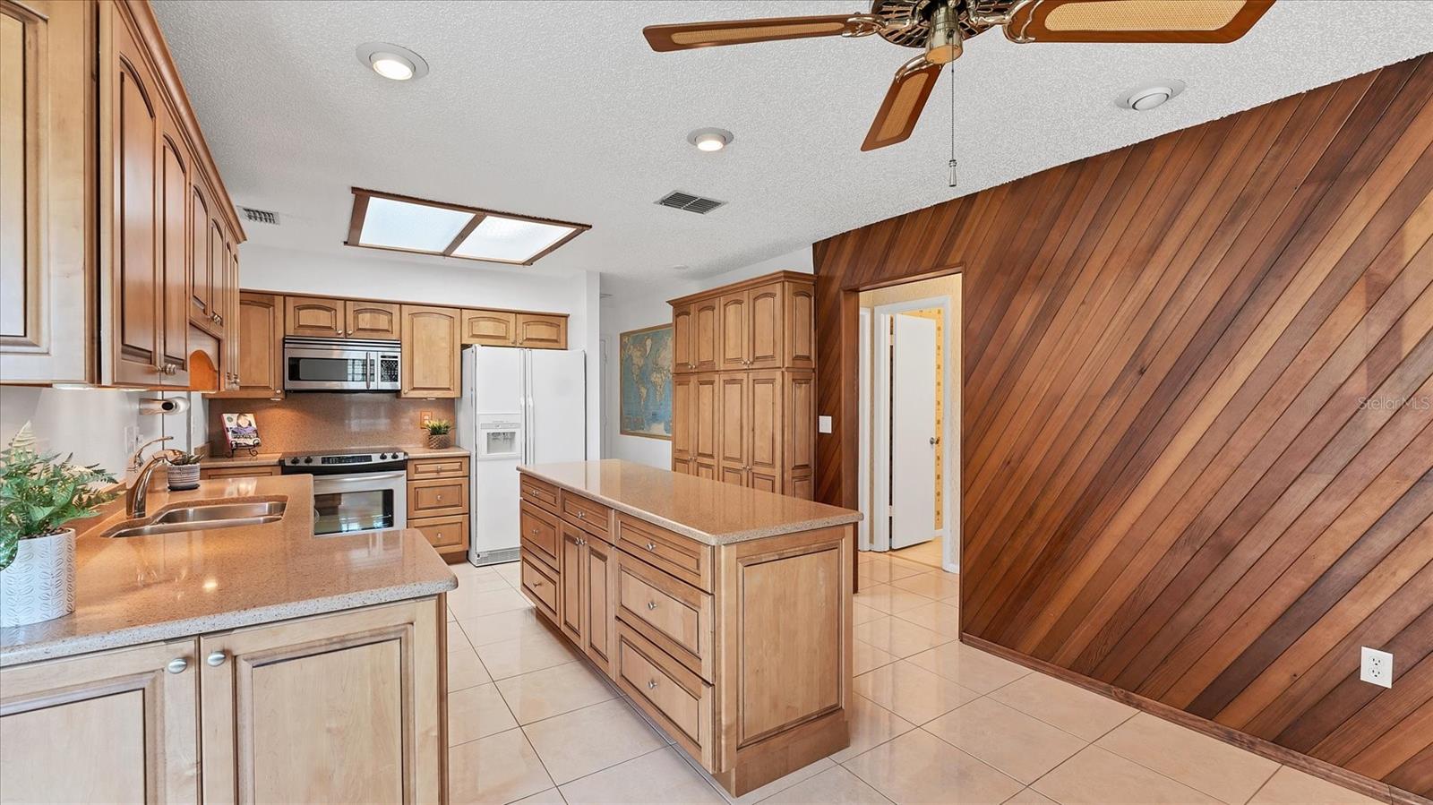 4515 MANGROVE POINT RD, BRADENTON, FL, 34210