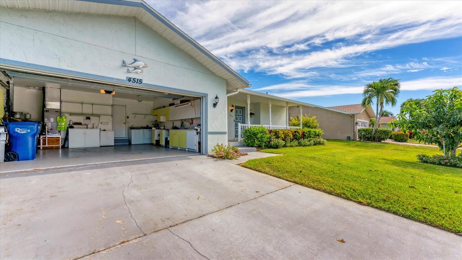 4515 MANGROVE POINT RD, BRADENTON, FL, 34210