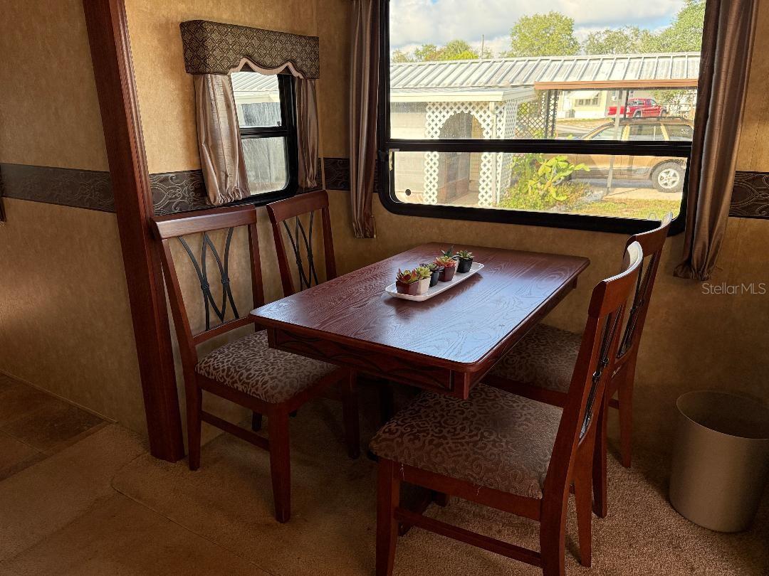 W7880329 Property Photo