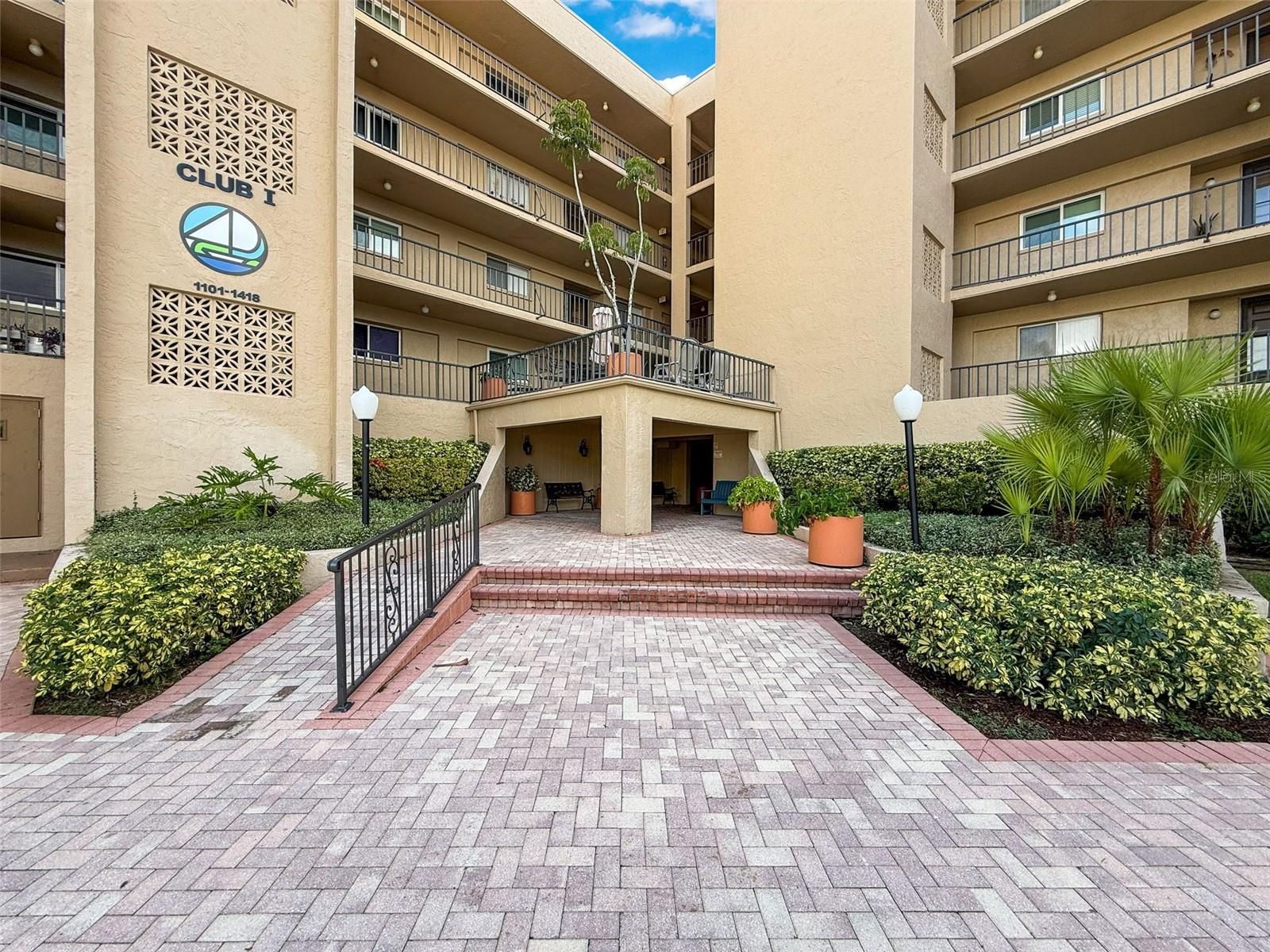 Main entrance to 90 S Highland Ave #1115, Tarpon Springs