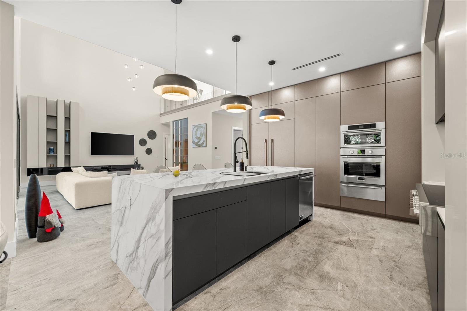 N6141220 Property Photo