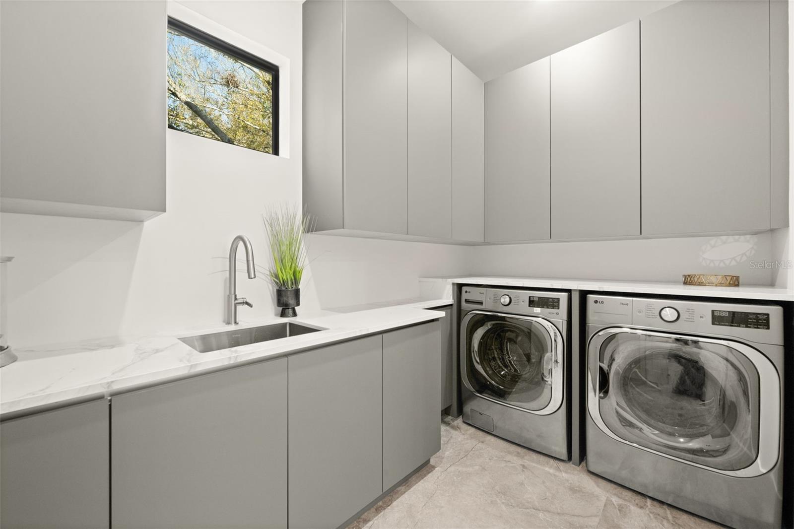 N6141220 Property Photo