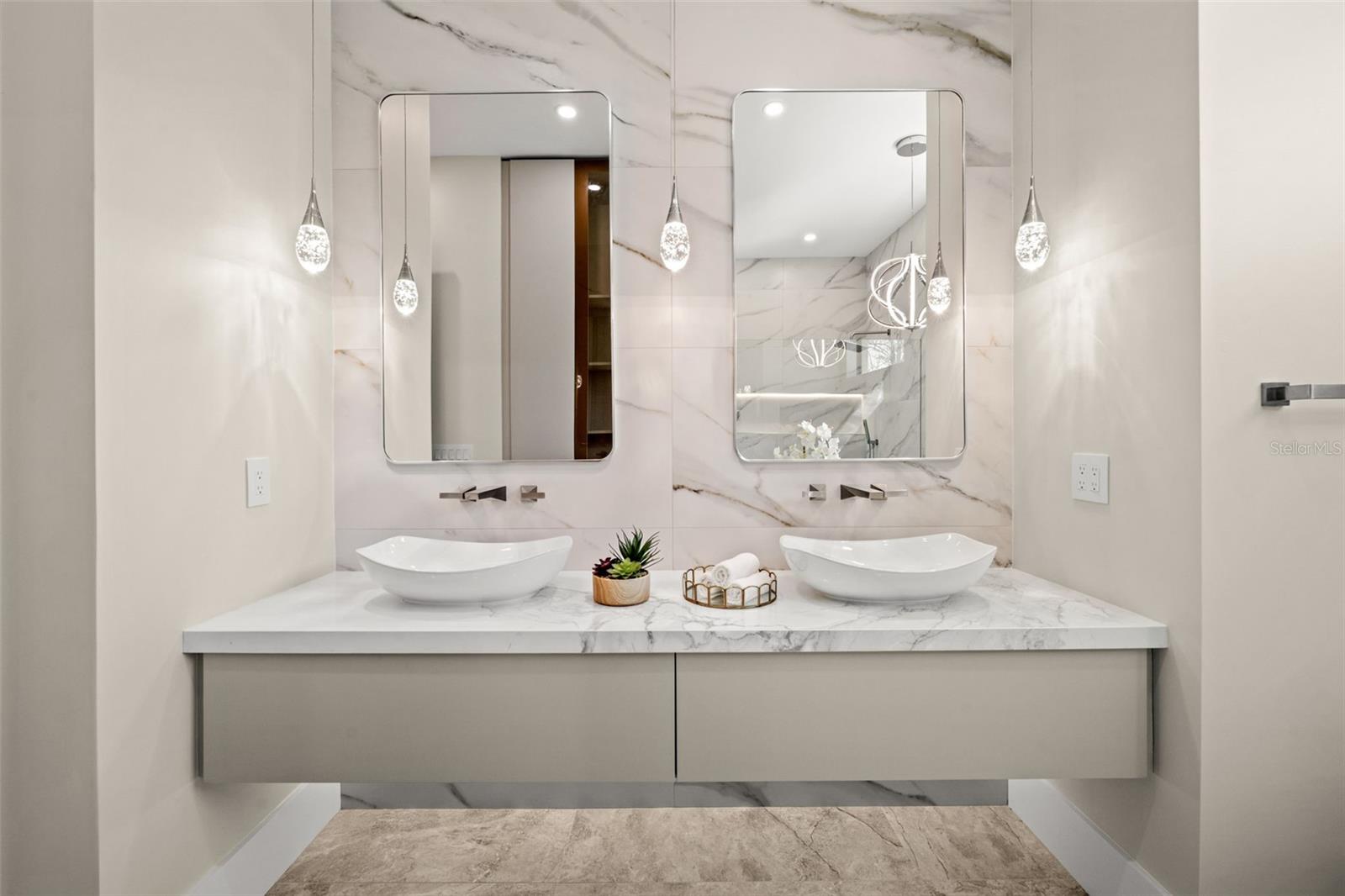 N6141220 Property Photo