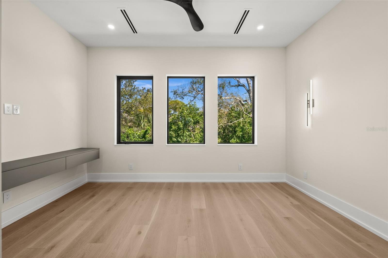 N6141220 Property Photo