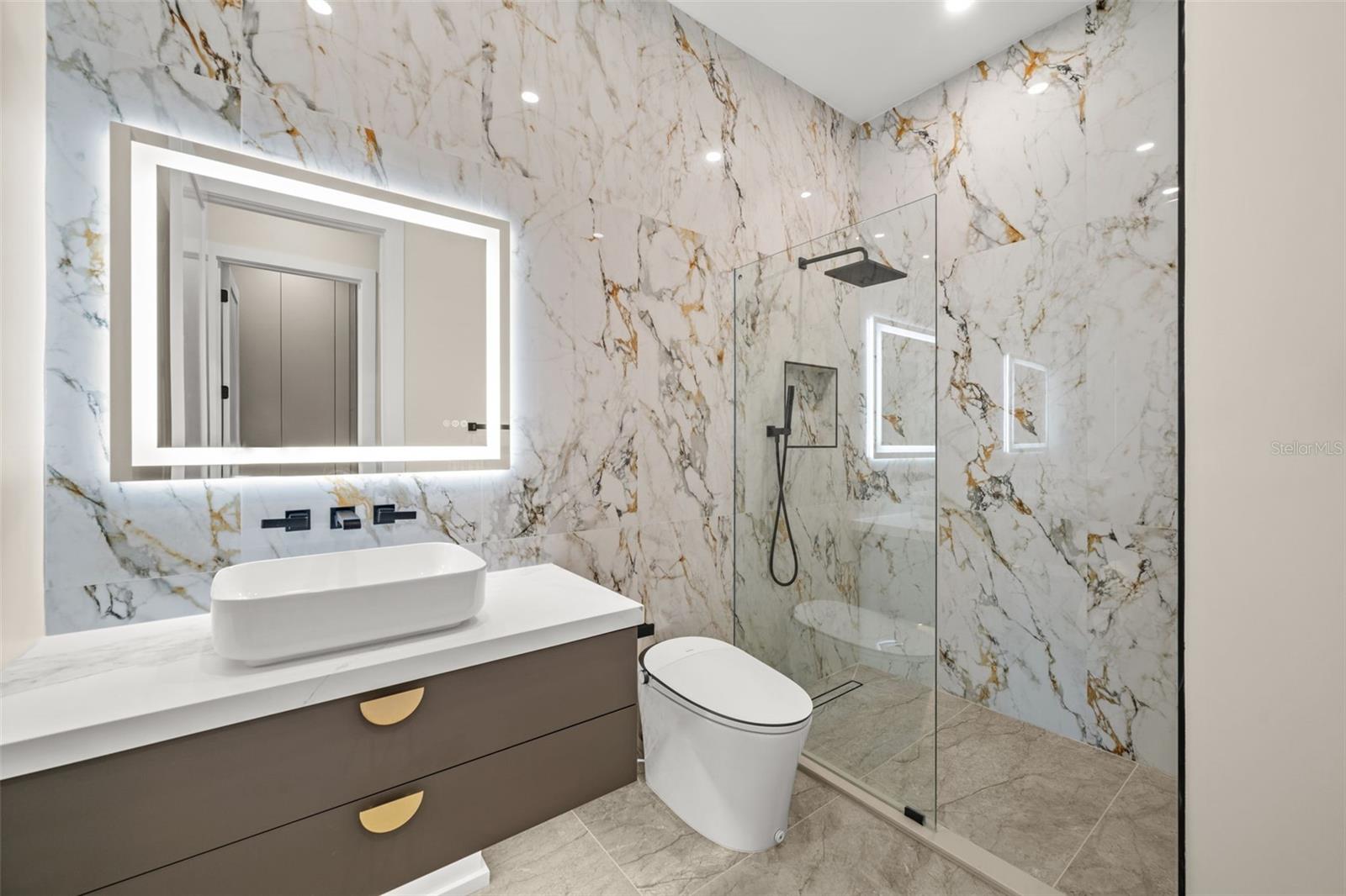 N6141220 Property Photo