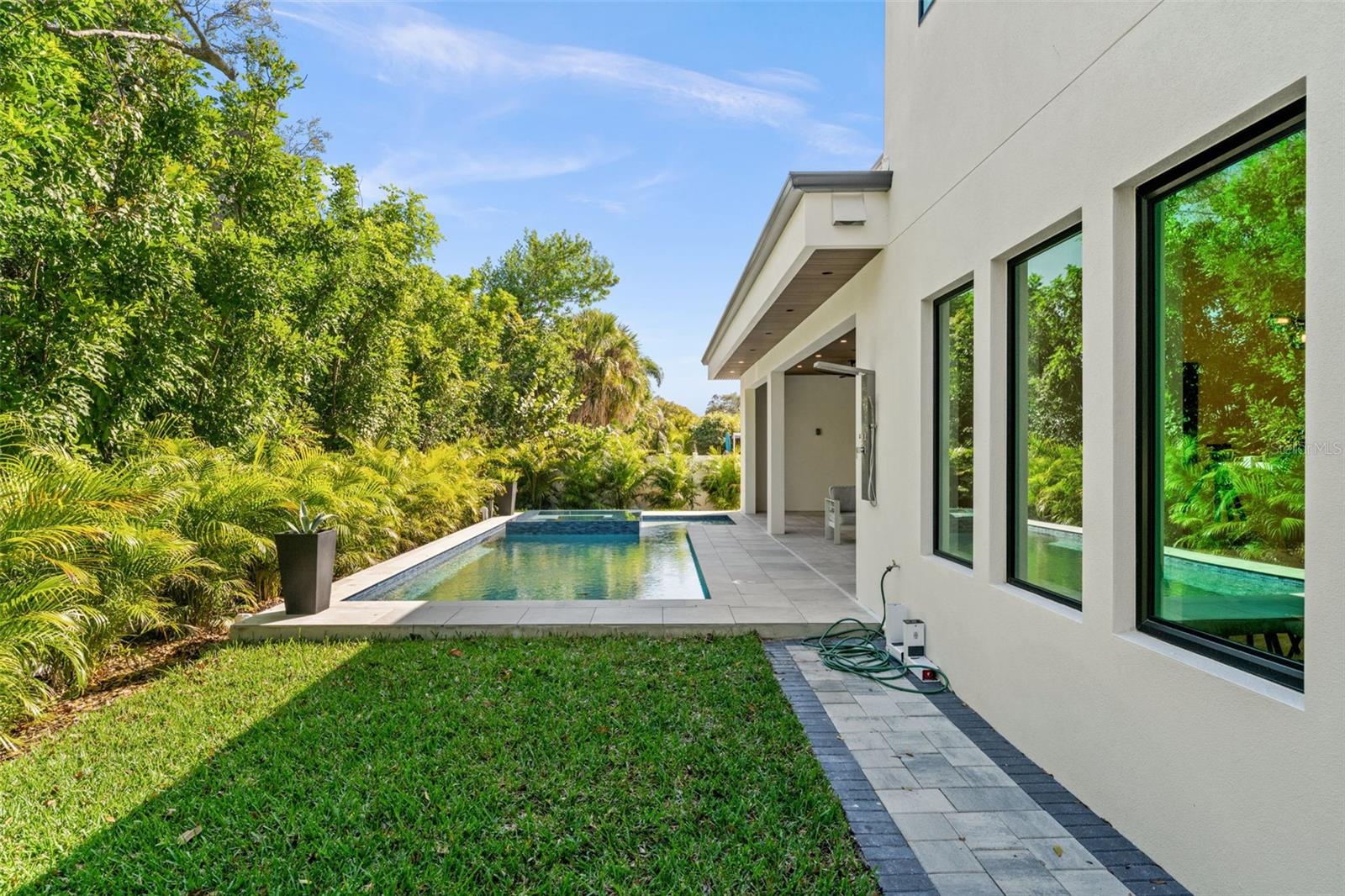 N6141220 Property Photo