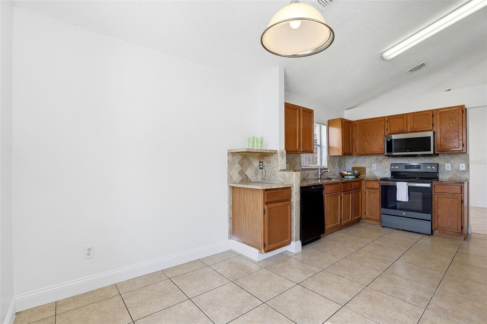 245 LAKEBREEZE CIR, LAKE MARY, FL, 32746