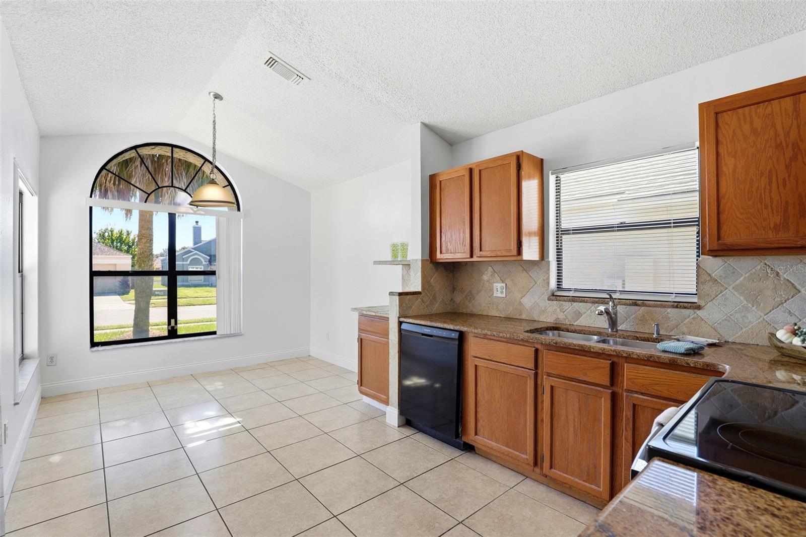 245 LAKEBREEZE CIR, LAKE MARY, FL, 32746